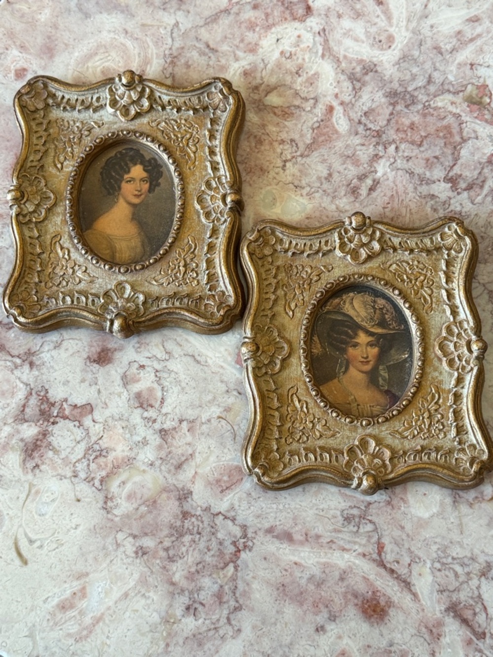 EUC Set Of 2~Vintage Syroco Wood Gold Ornate Mini Victorian Portrait Frames